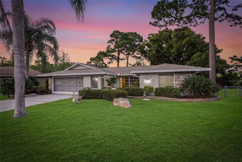 505 Bamboo Court Tarpon Springs FL 34689