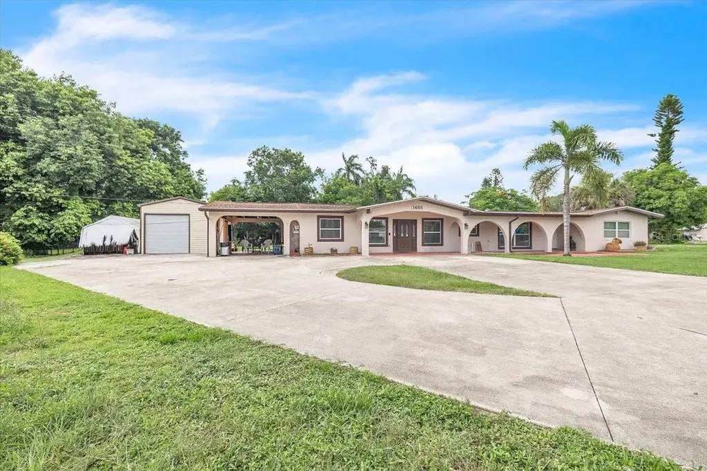 1655 Daniels Drive North Fort Myers FL 33917