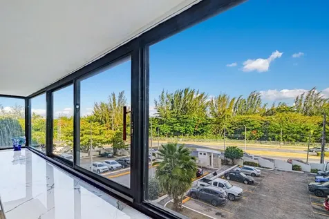 7185 Cond. Mar De Isla Verde Carolina PR 00979