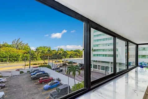7185 Cond. Mar De Isla Verde Carolina PR 00979