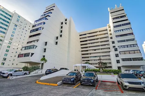 7185 Cond. Mar De Isla Verde Carolina PR 00979