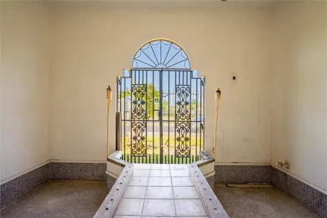 225 Santa Isidra L Calle B Fajardo PR 00738