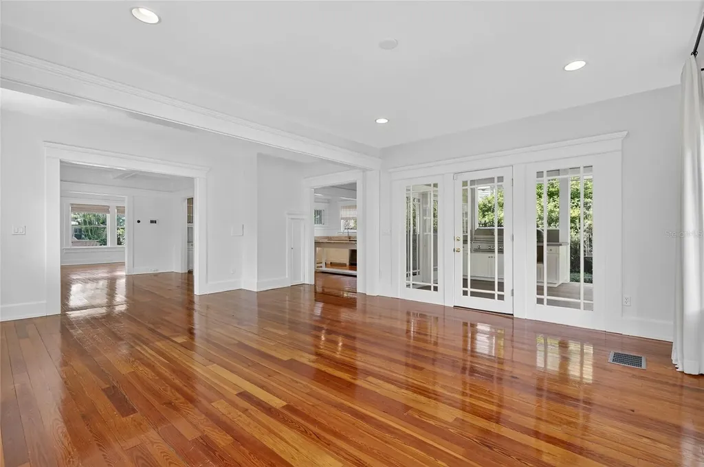 3003 W Harbor View Avenue Tampa FL 33611