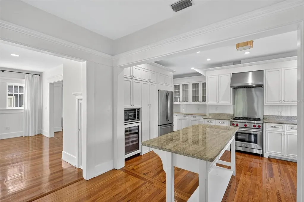 3003 W Harbor View Avenue Tampa FL 33611