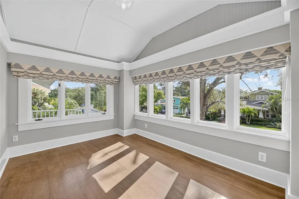 3003 W Harbor View Avenue Tampa FL 33611