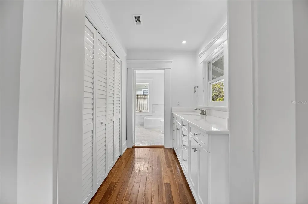 3003 W Harbor View Avenue Tampa FL 33611