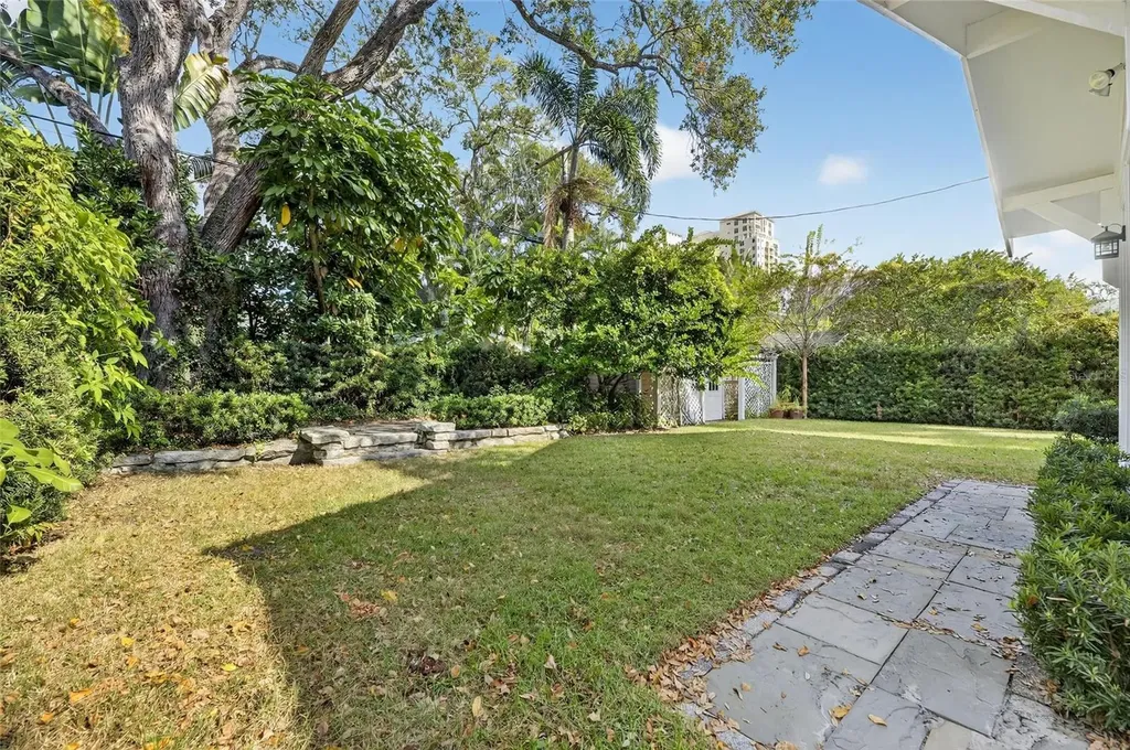 3003 W Harbor View Avenue Tampa FL 33611