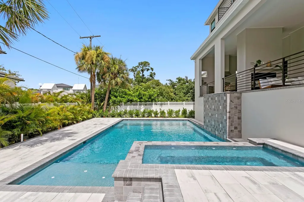 5023 W Dante Avenue Tampa FL 33629