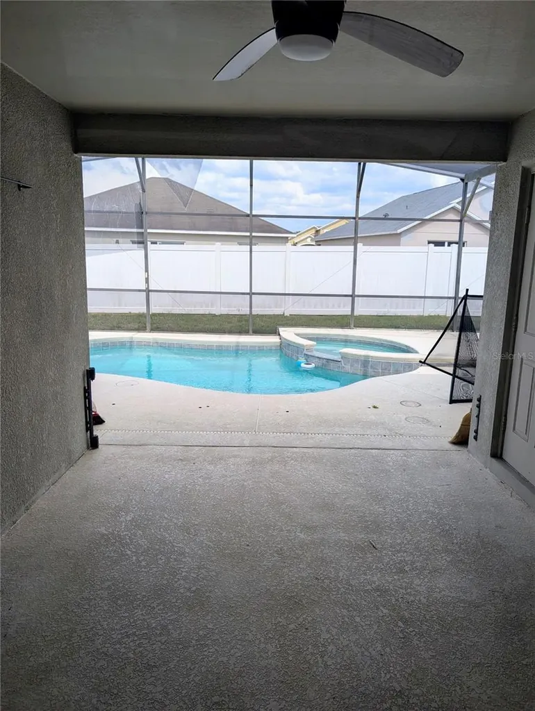 732 Henley Circle Davenport FL 33896