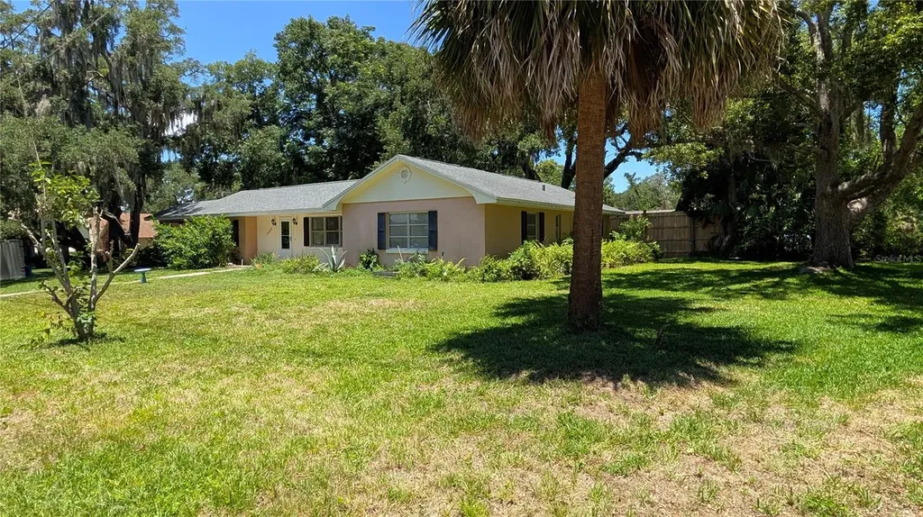 2469 Broadvue Avenue Eustis FL 32726