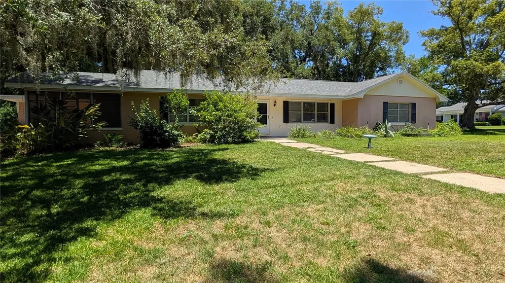 2469 Broadvue Avenue Eustis FL 32726