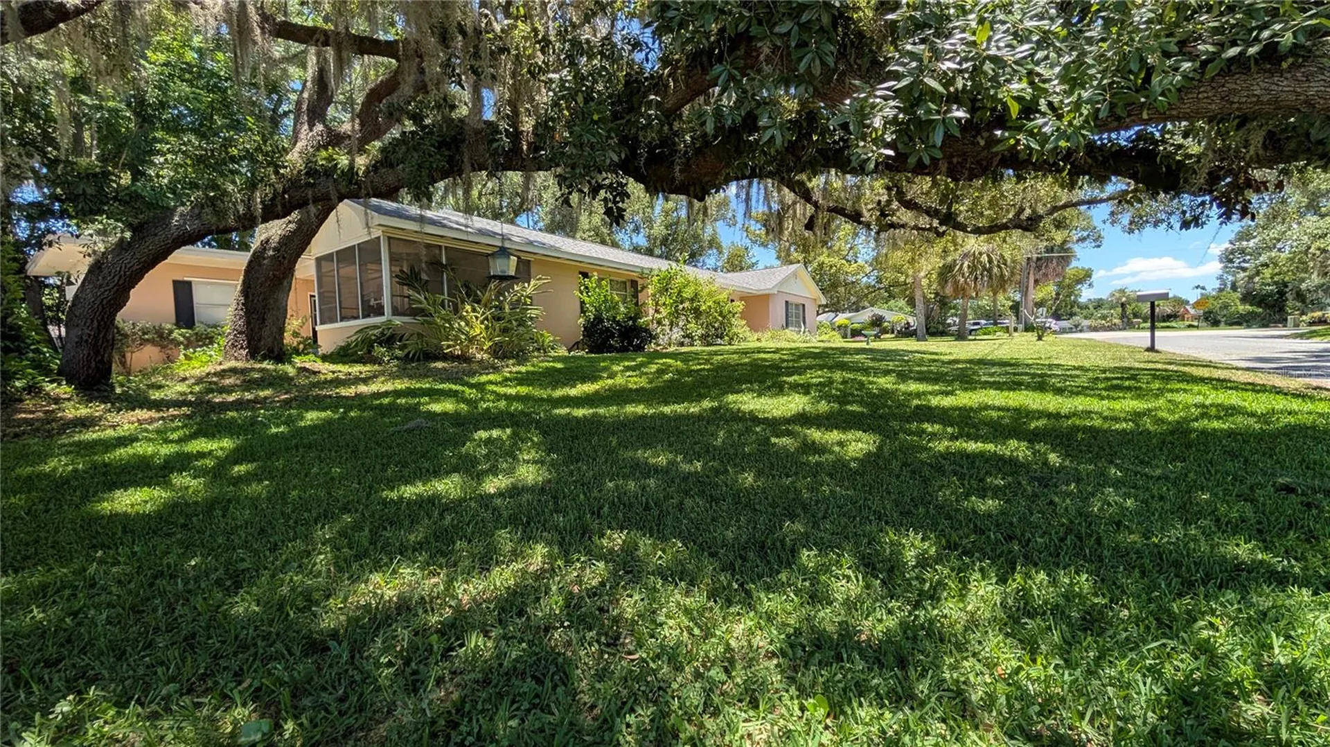 2469 Broadvue Avenue Eustis FL 32726