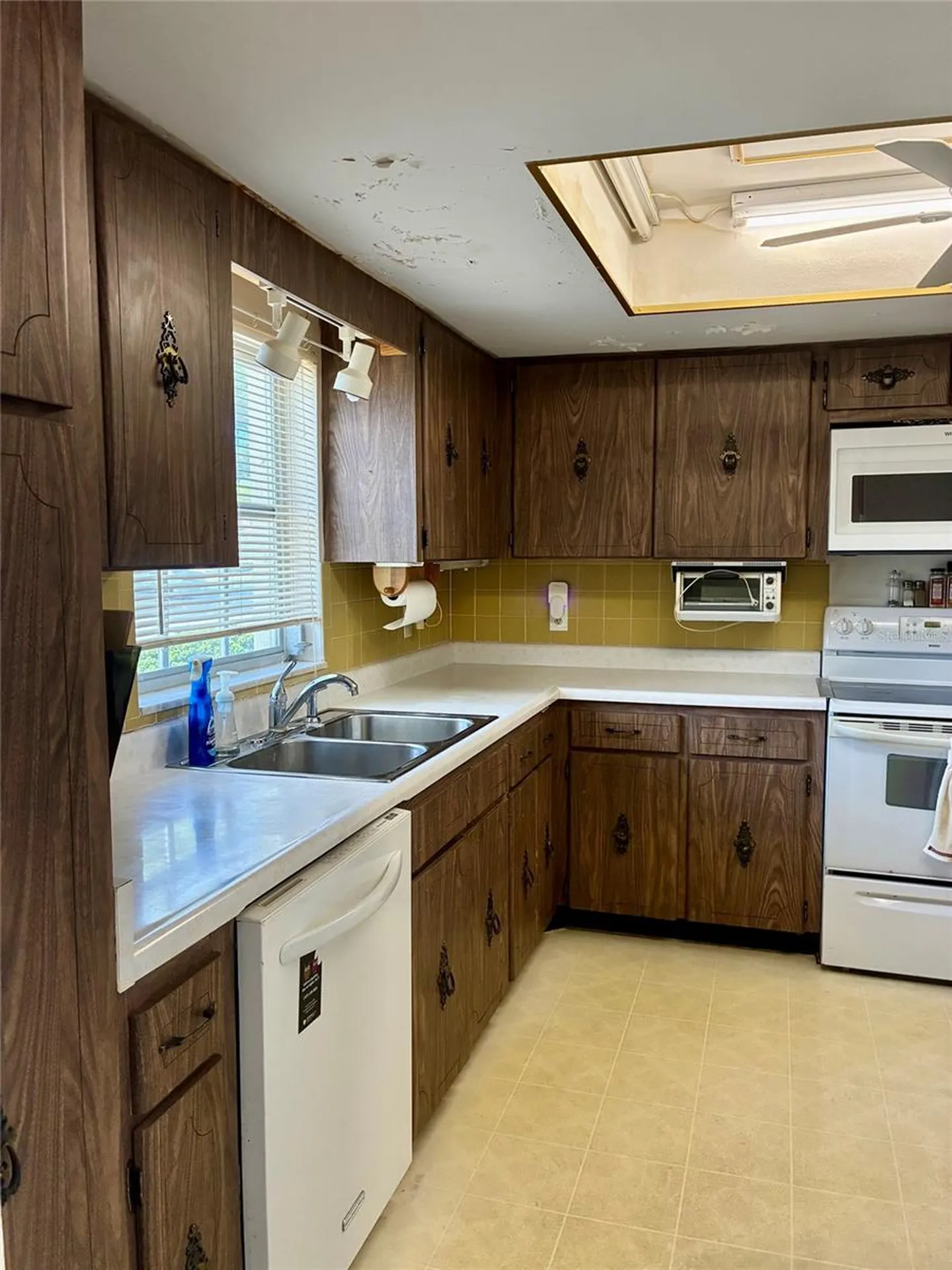 1657 S Lake Avenue Clearwater FL 33756