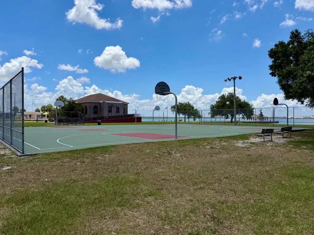 315 S Bermuda Boulevard Tampa FL 33605