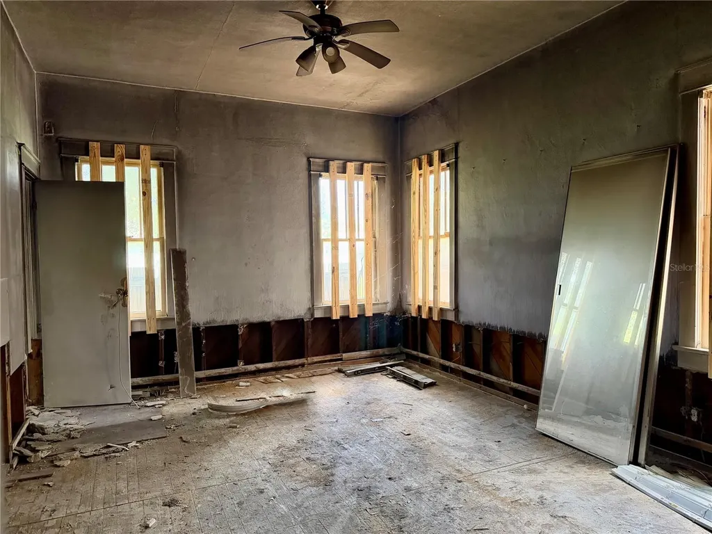 315 S Bermuda Boulevard Tampa FL 33605