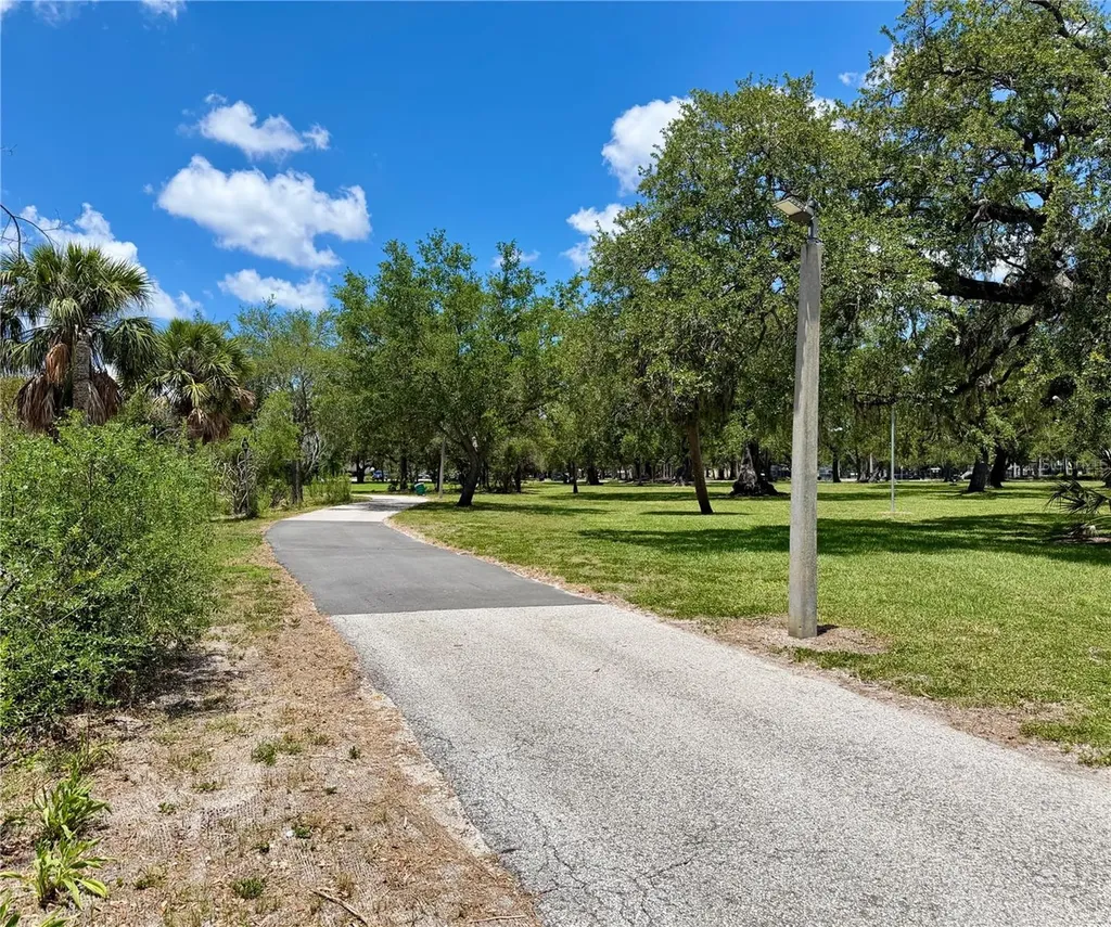315 S Bermuda Boulevard Tampa FL 33605