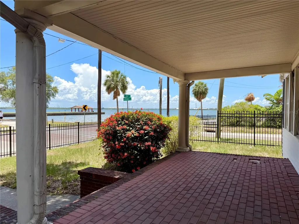 315 S Bermuda Boulevard Tampa FL 33605
