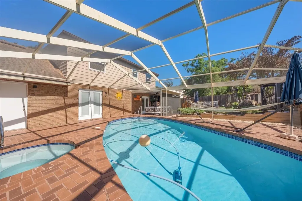 11311 Linbanks Place Tampa FL 33617