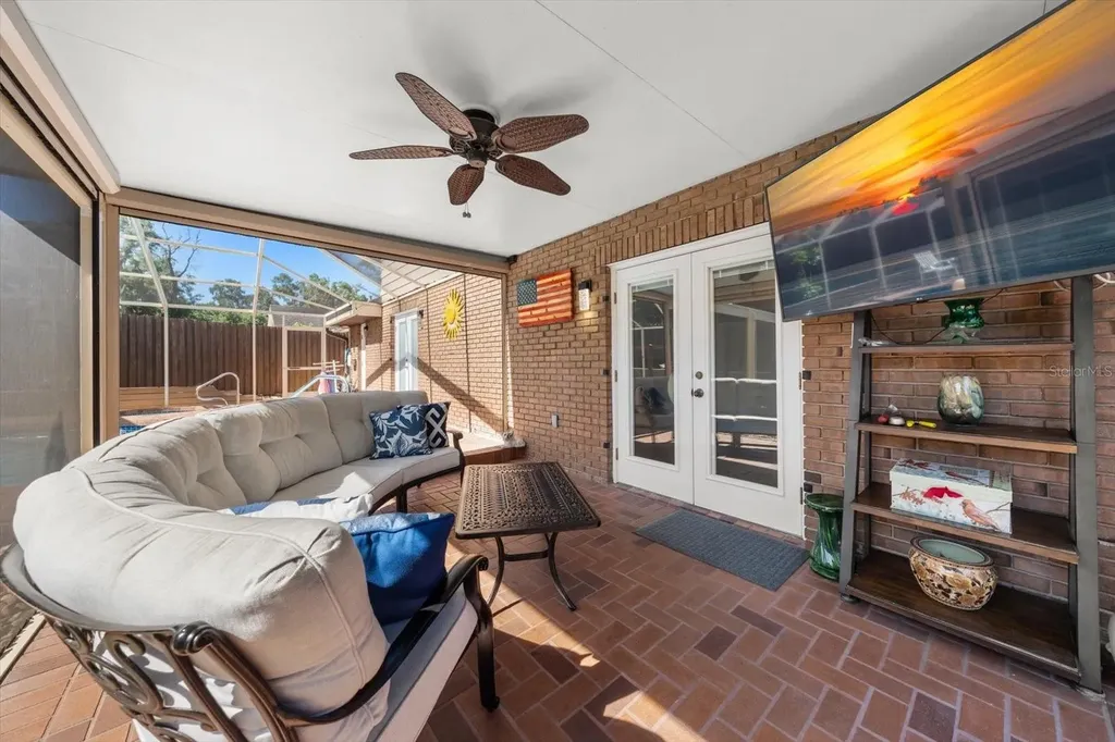 11311 Linbanks Place Tampa FL 33617