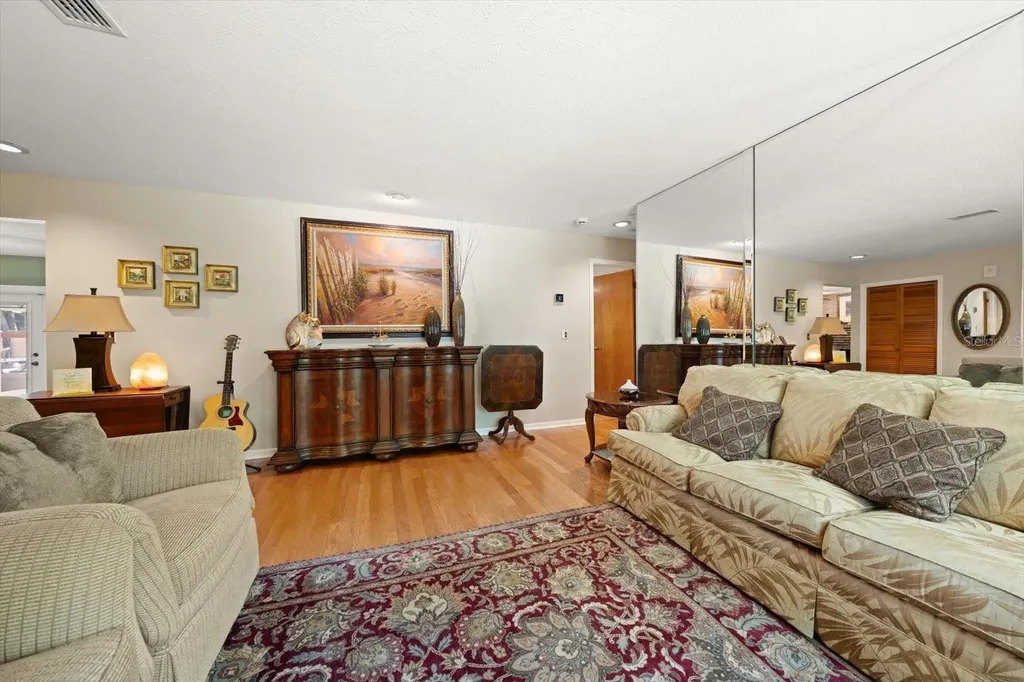 11311 Linbanks Place Tampa FL 33617
