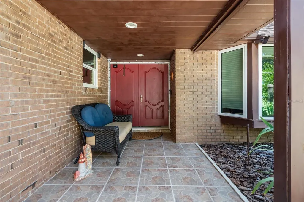 11311 Linbanks Place Tampa FL 33617