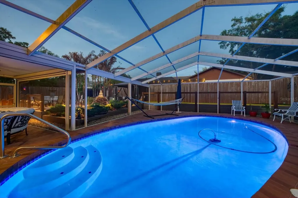 11311 Linbanks Place Tampa FL 33617