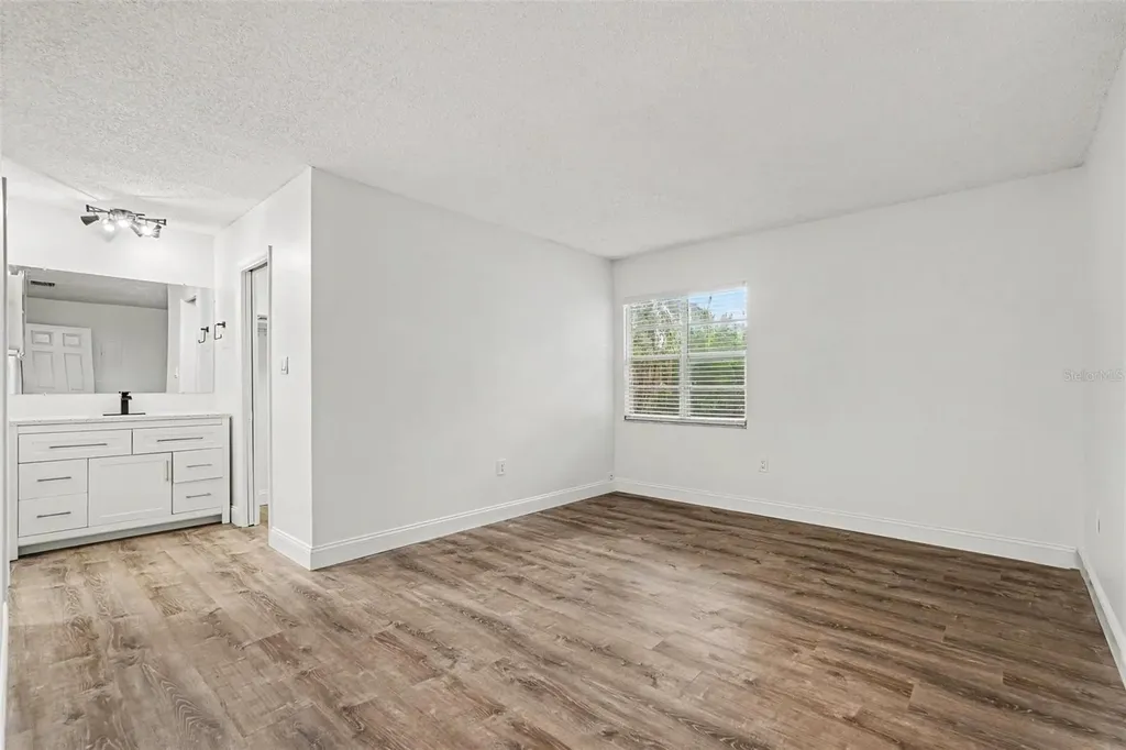 9208 N Connechusett Road Tampa FL 33617