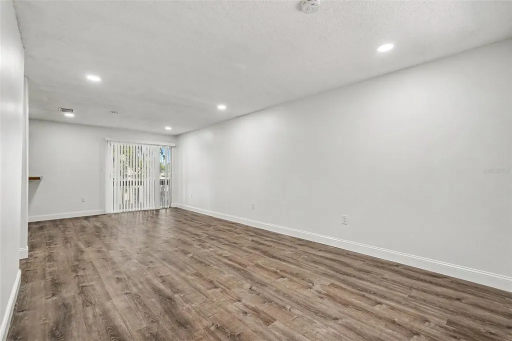 9208 N Connechusett Road Tampa FL 33617