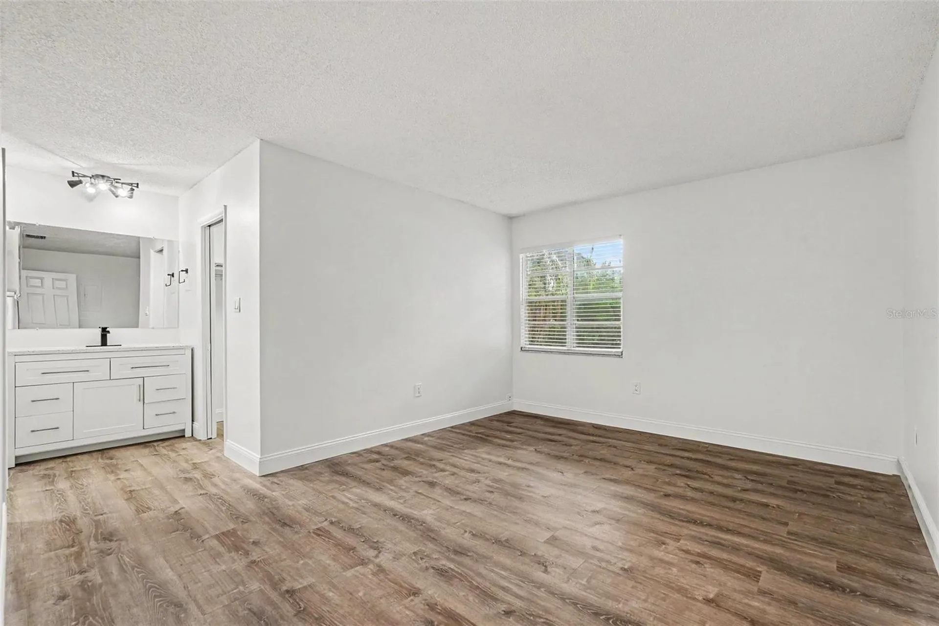 9208 N Connechusett Road Tampa FL 33617