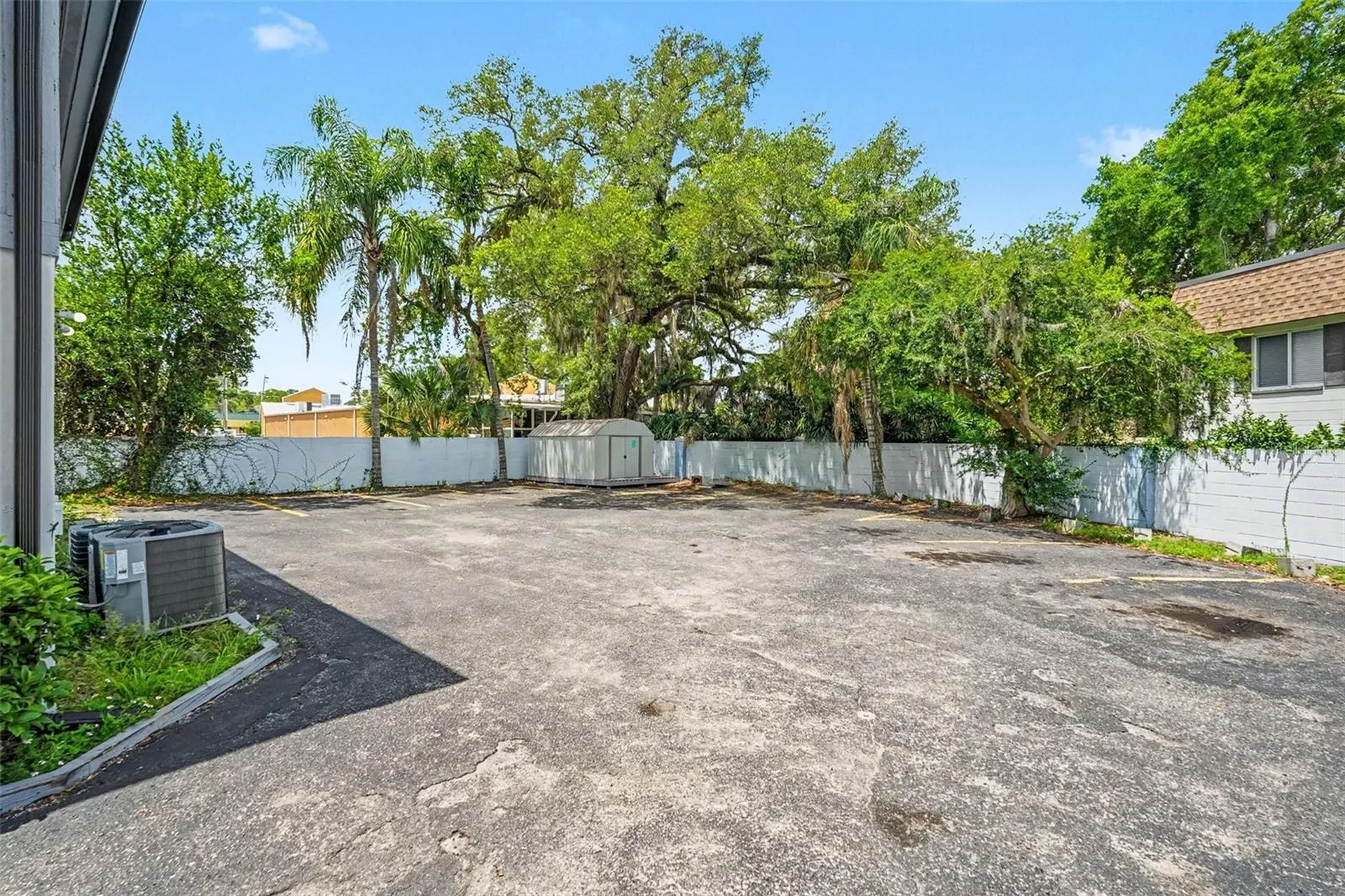 9208 N Connechusett Road Tampa FL 33617