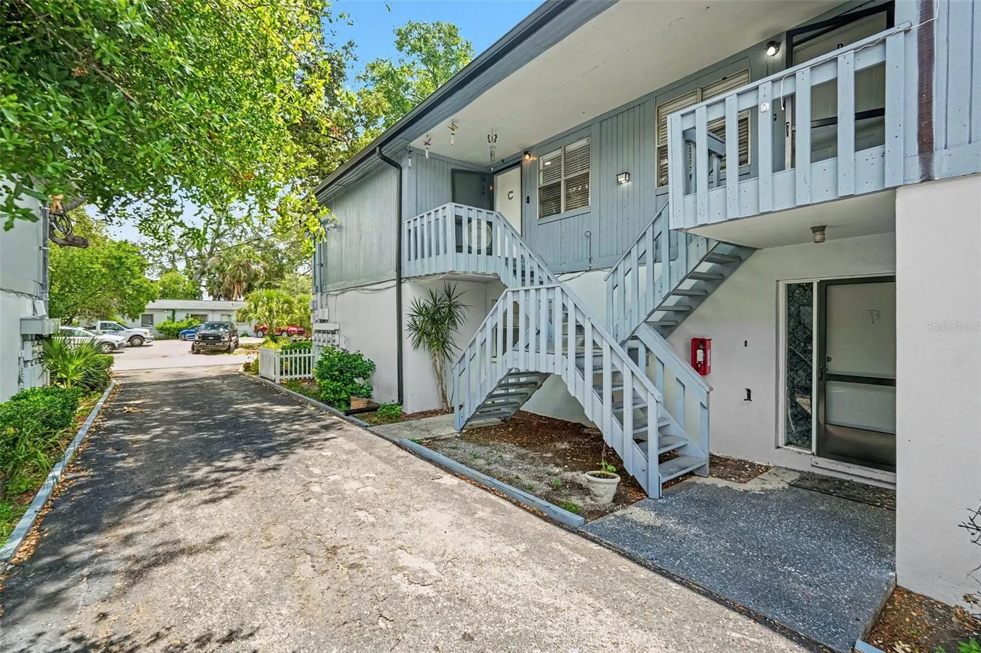 9208 N Connechusett Road Tampa FL 33617