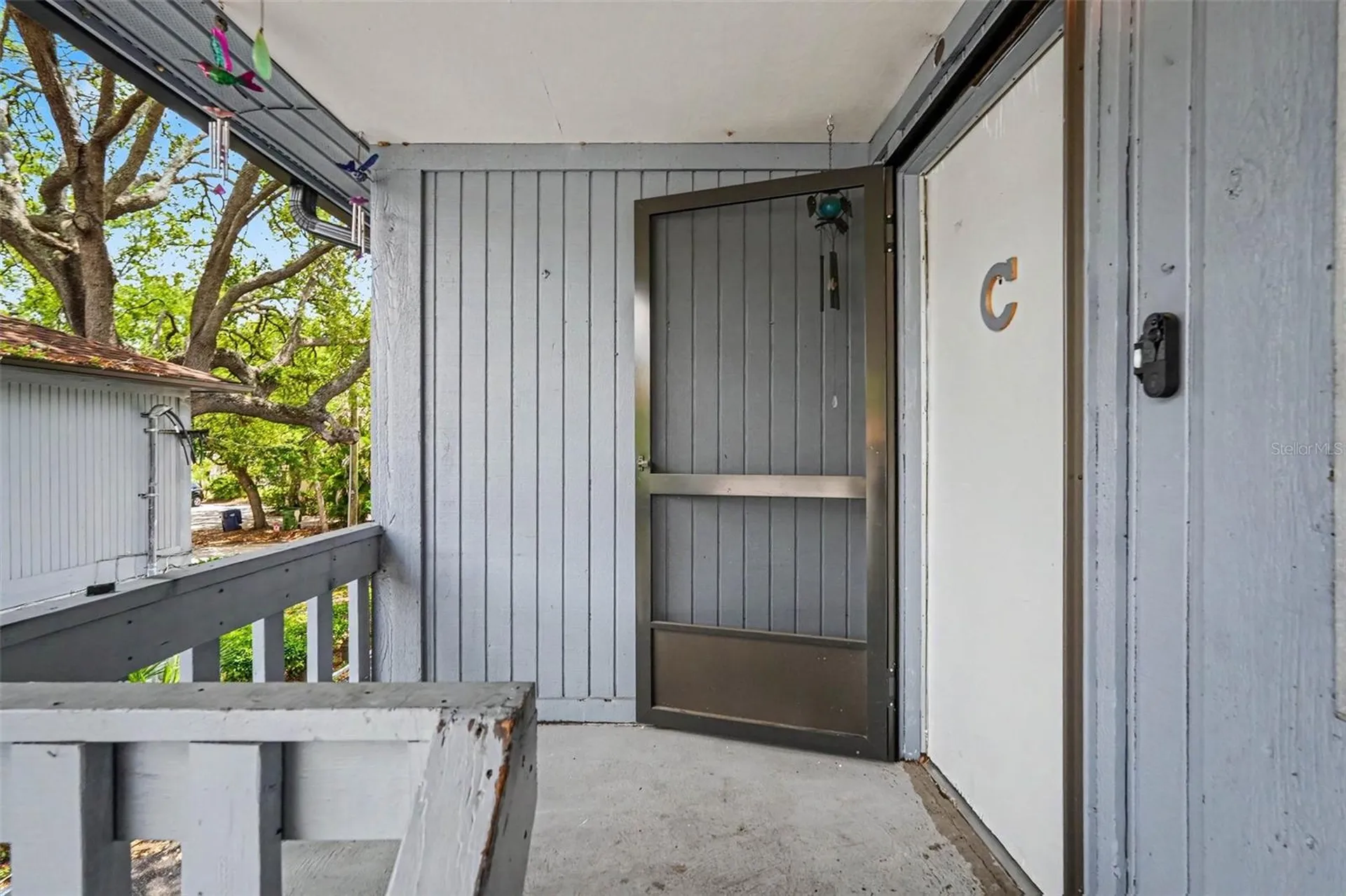 9208 N Connechusett Road Tampa FL 33617