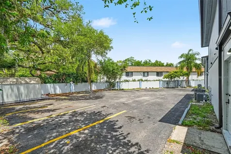9208 N Connechusett Road Tampa FL 33617