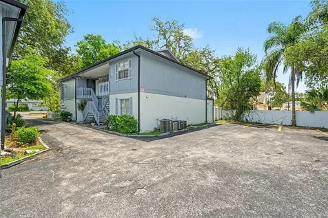 9208 N Connechusett Road Tampa FL 33617