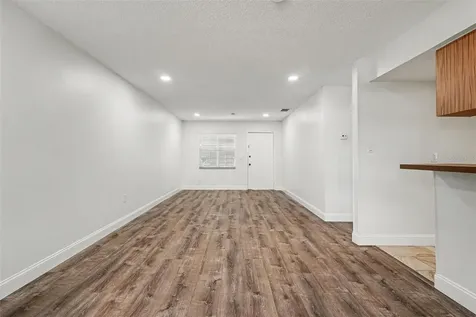9208 N Connechusett Road Tampa FL 33617