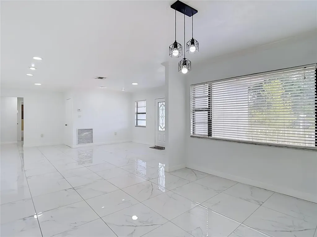 1506 S Oregon Circle Tampa FL 33612
