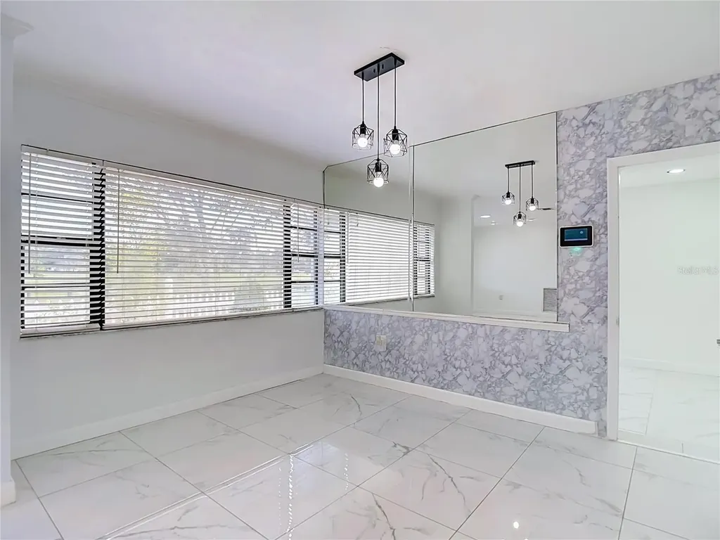 1506 S Oregon Circle Tampa FL 33612