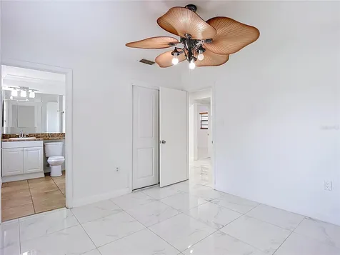 1506 S Oregon Circle Tampa FL 33612
