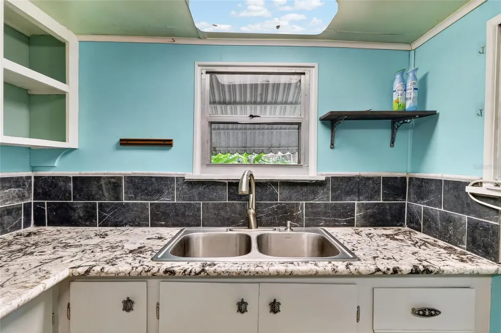 2 Alley A Yankeetown FL 34498