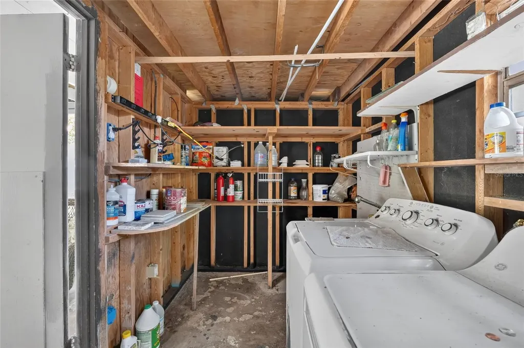 2 Alley A Yankeetown FL 34498