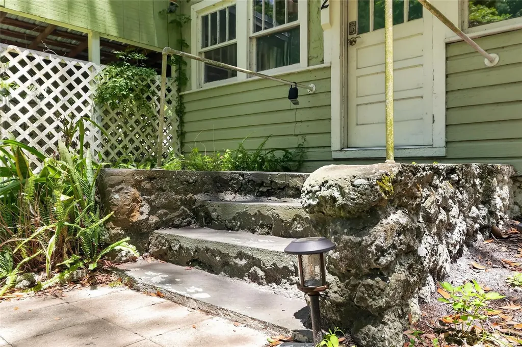 2 Alley A Yankeetown FL 34498