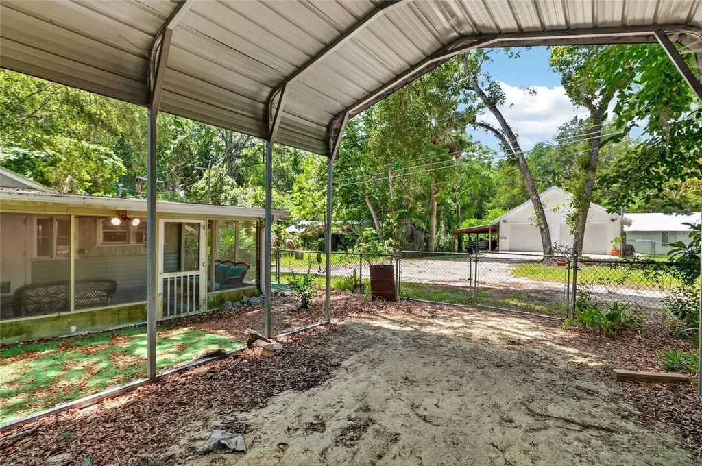 2 Alley A Yankeetown FL 34498