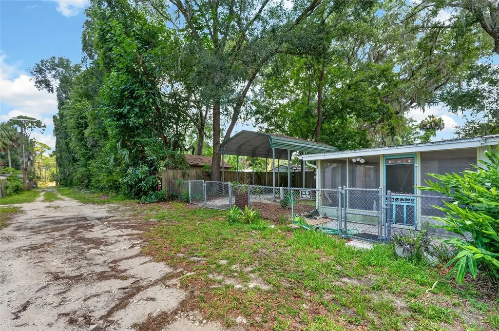 2 Alley A Yankeetown FL 34498