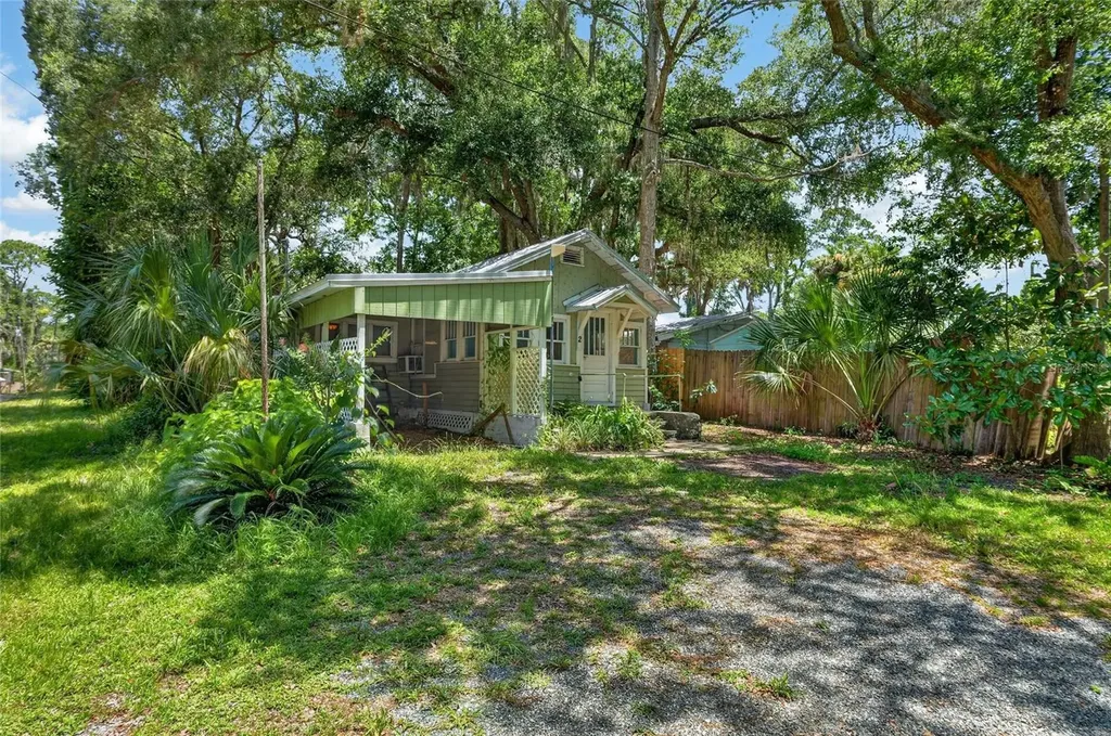 2 Alley A Yankeetown FL 34498