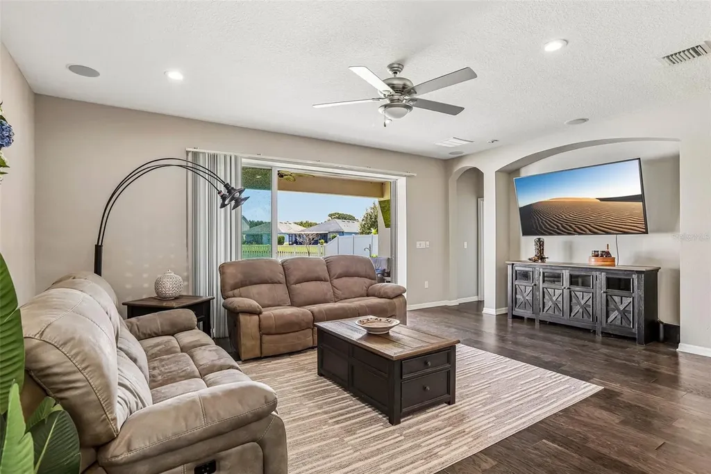17628 Bright Wheat Drive Lithia FL 33547