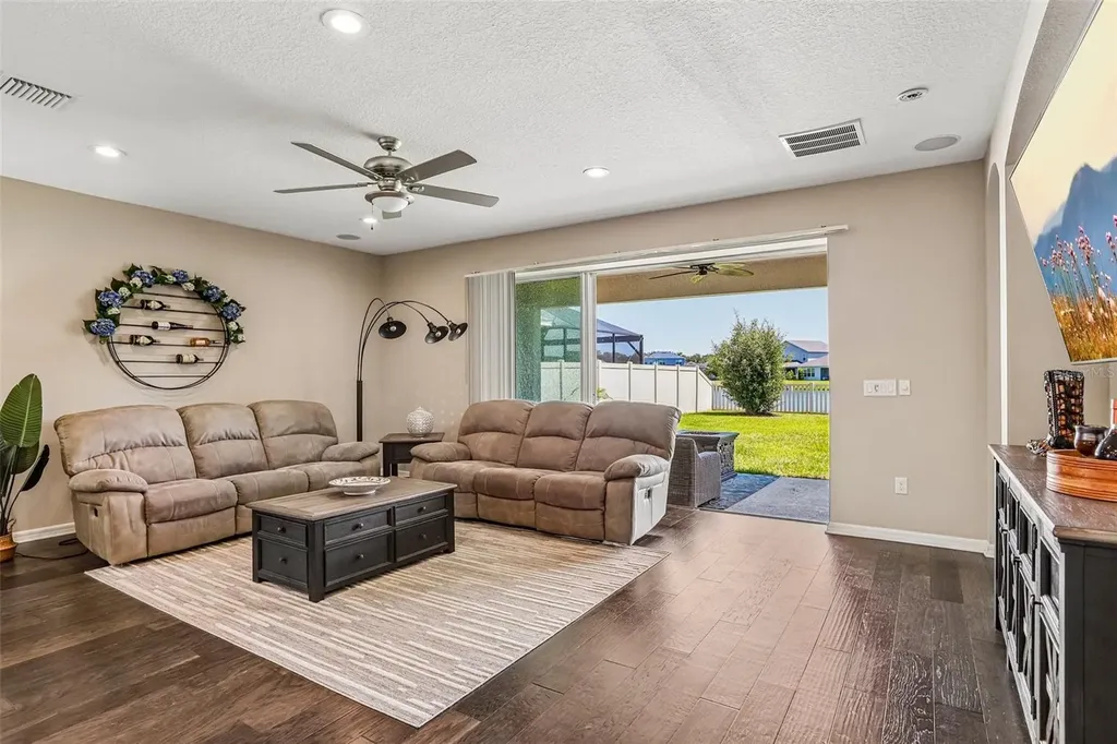 17628 Bright Wheat Drive Lithia FL 33547