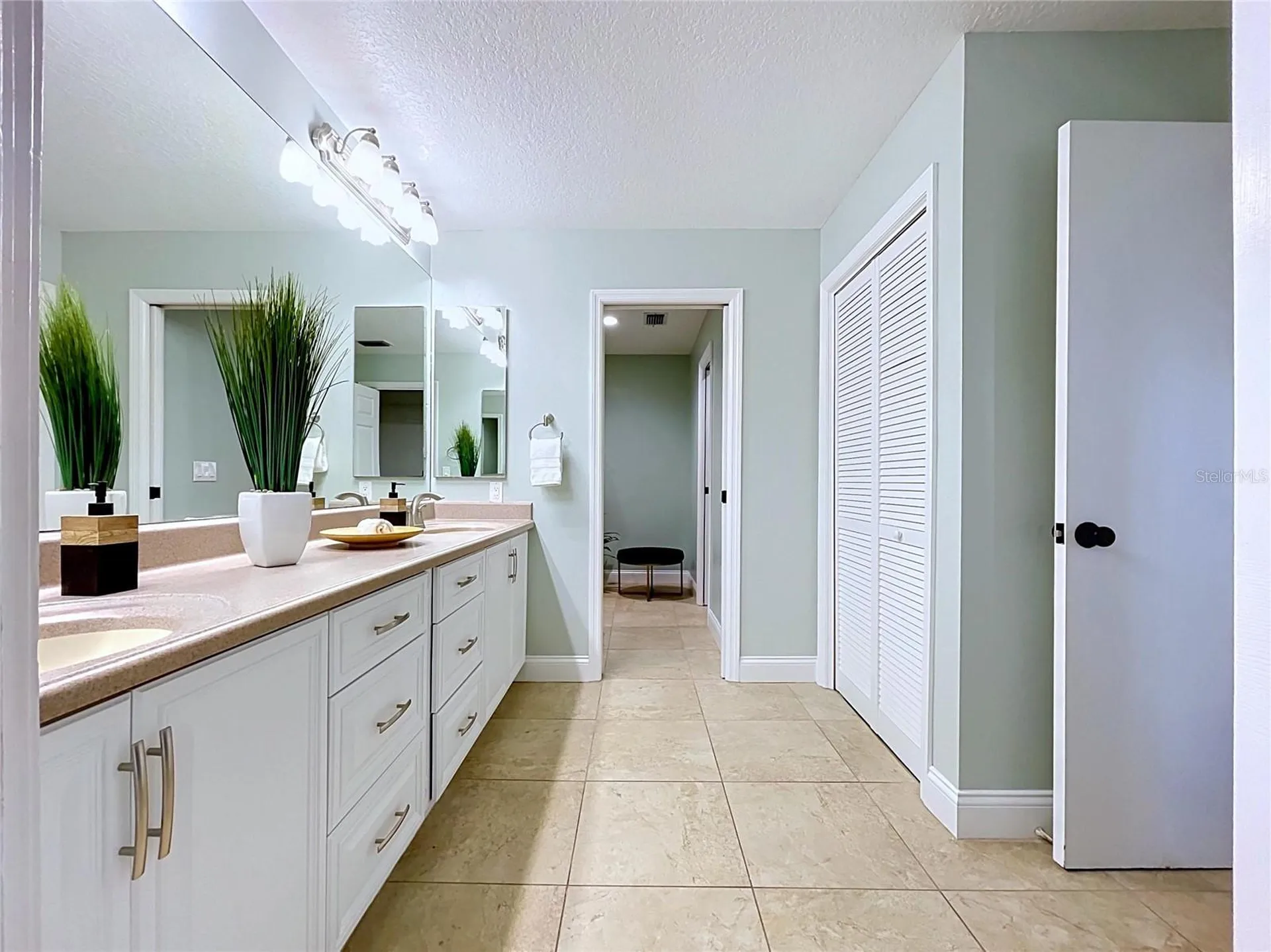 1711 Magdalene Manor Drive Tampa FL 33613