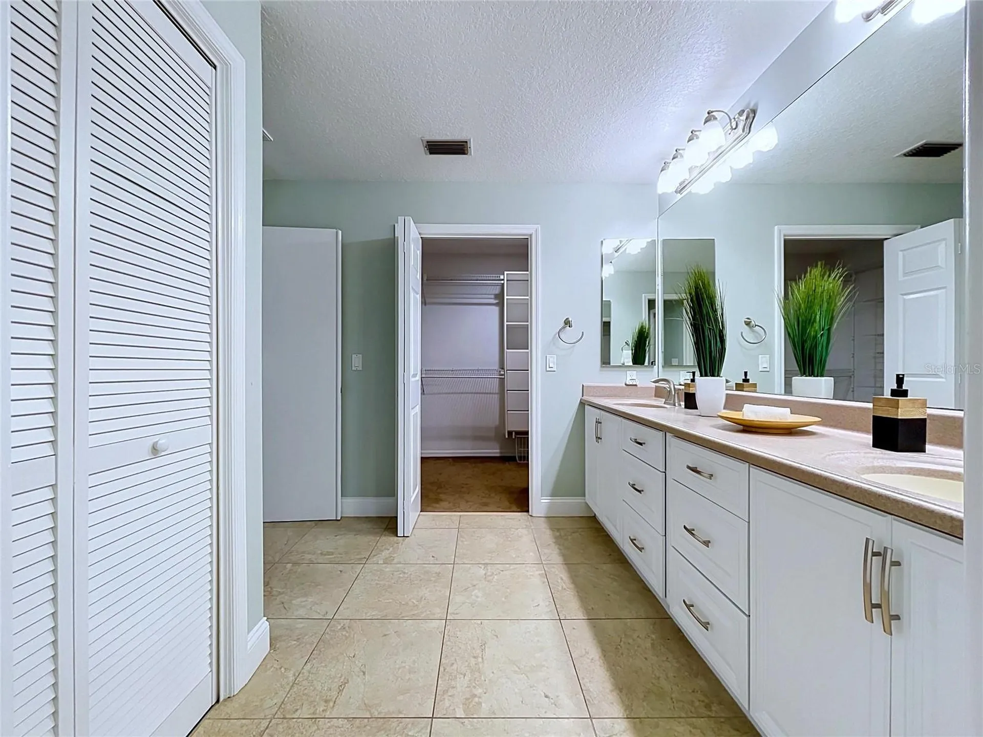 1711 Magdalene Manor Drive Tampa FL 33613