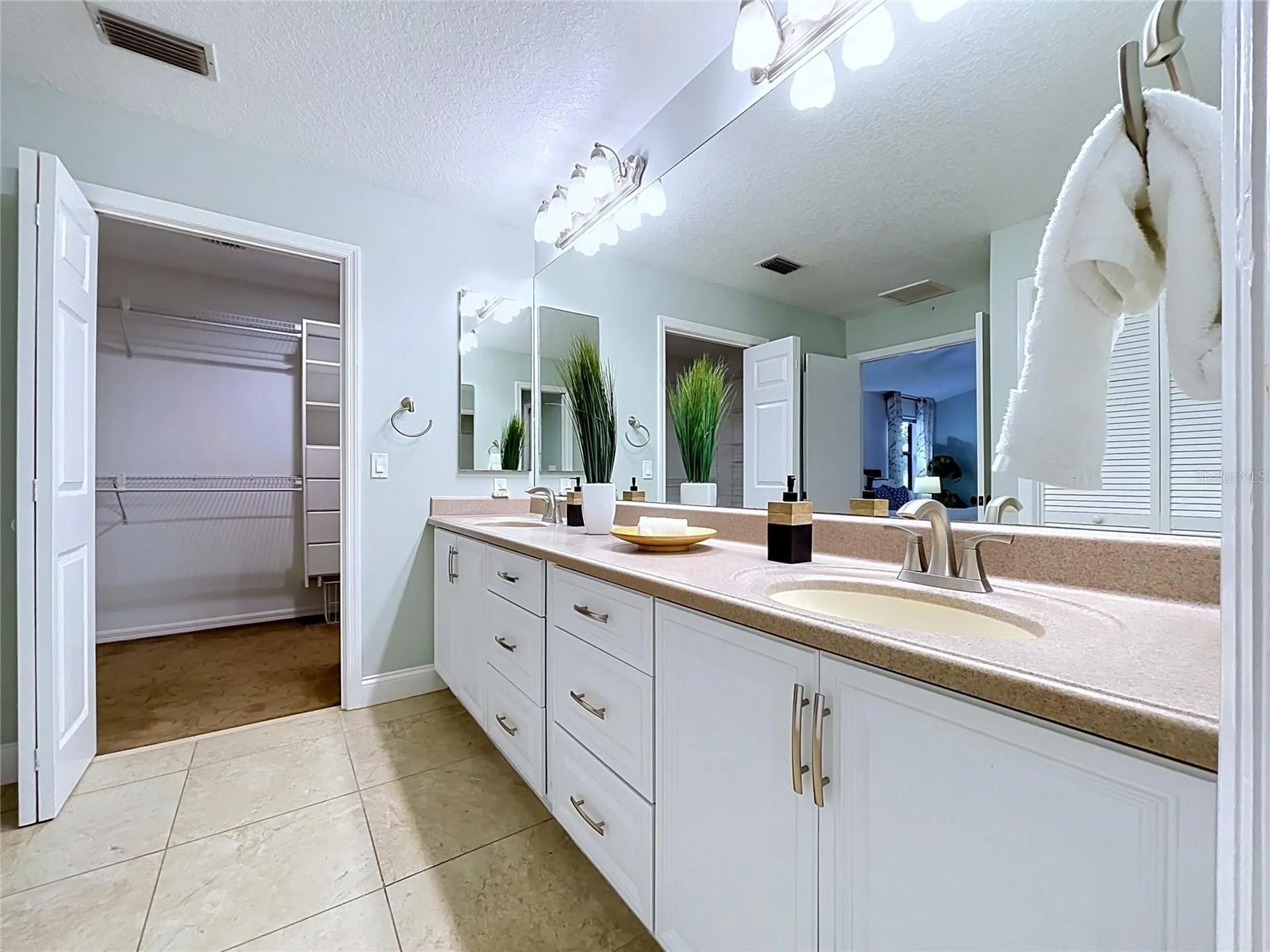 1711 Magdalene Manor Drive Tampa FL 33613