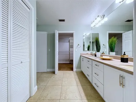 1711 Magdalene Manor Drive Tampa FL 33613